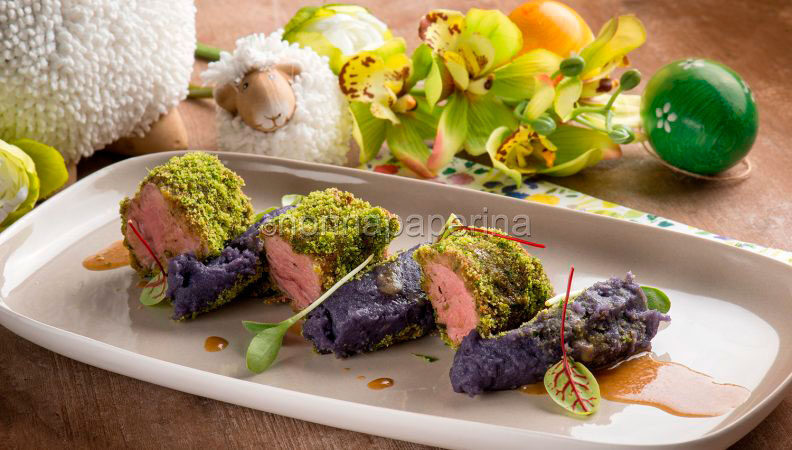 Lombo di agnello con purè di patate viola: ricercatezza e colore