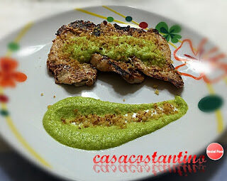 Lonza di maiale con salsa alla zucchina e mollica tostata