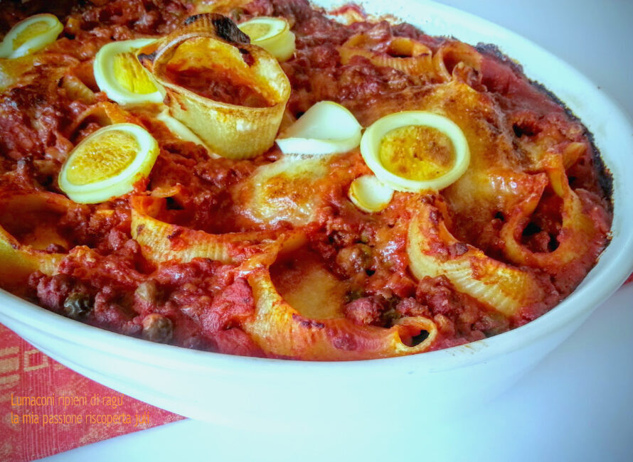 Lumaconi ripieni di ragù al forno