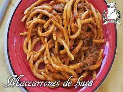 Maccarrones de busa al sugo di cinghiale