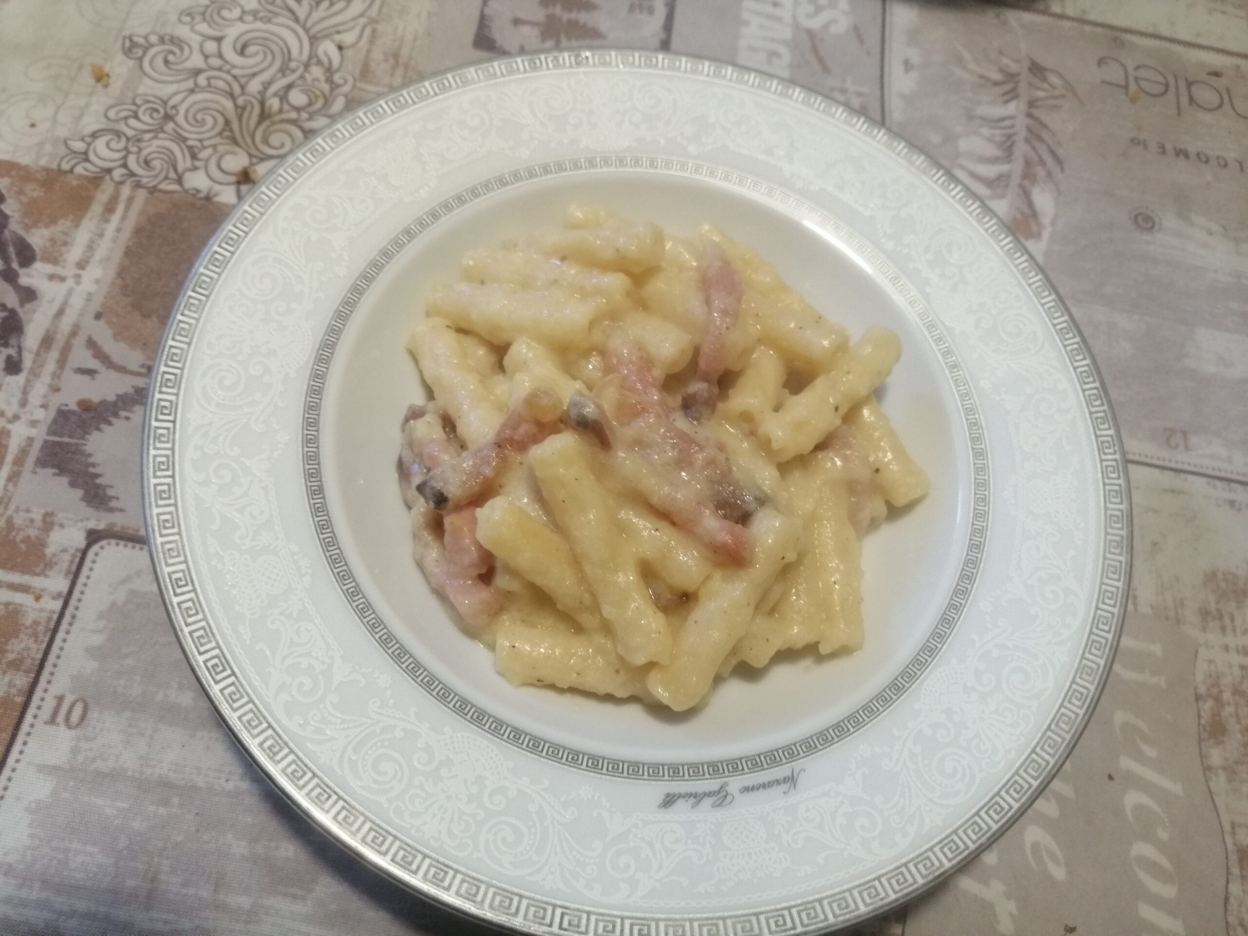 Maccheroni con crema di patate e pancetta