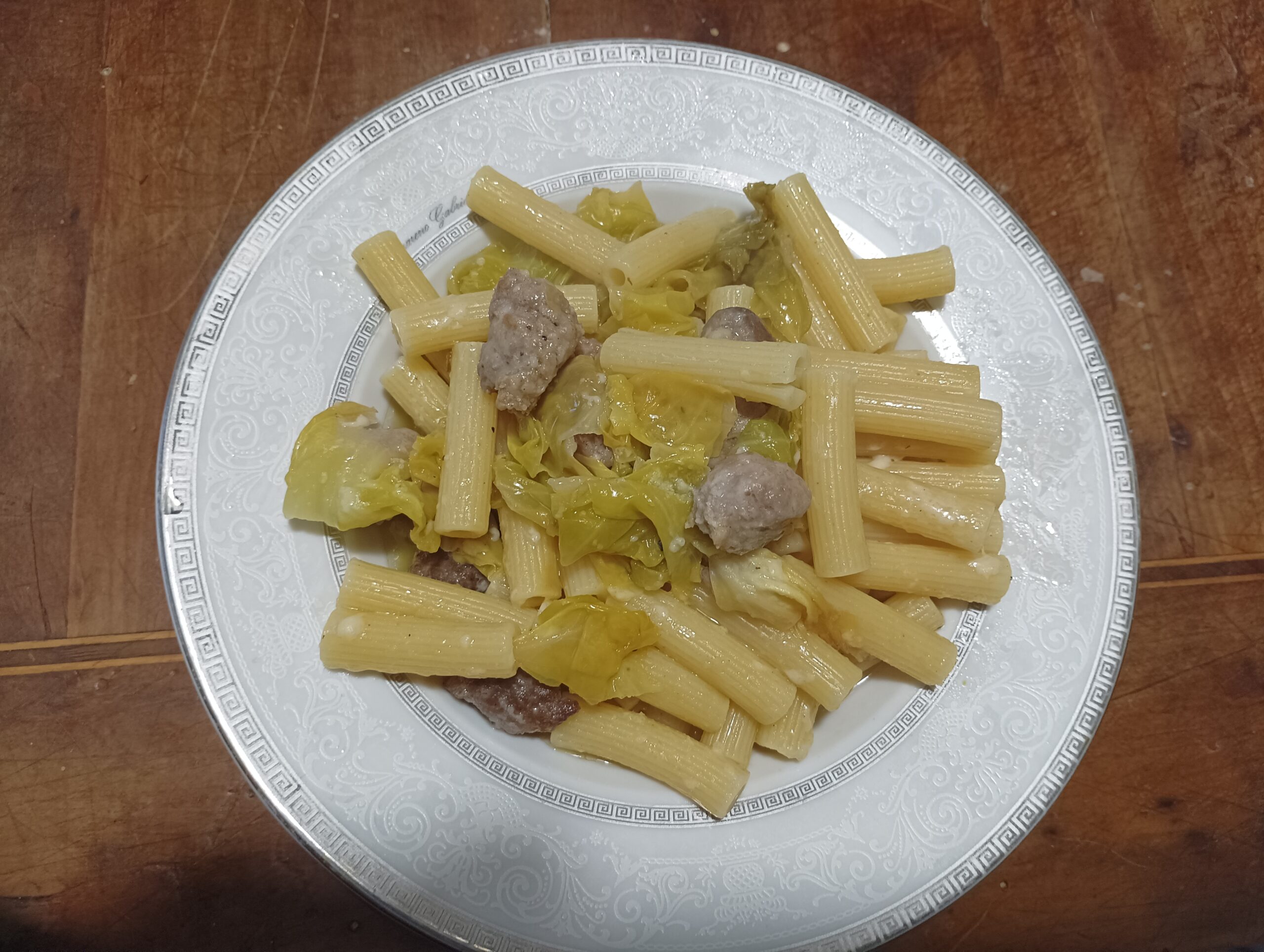 Maccheroni salsiccia e cavolo cappuccio