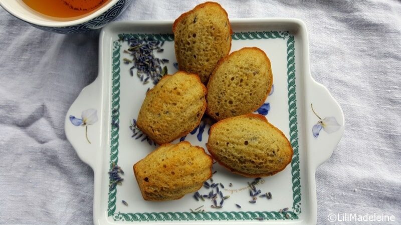 Madeleine alla lavanda, miele e limone: la ricetta per sentirsi in provenza