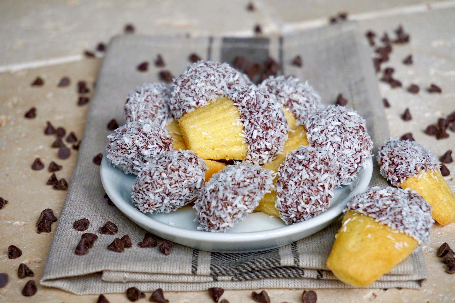 Madeleines con cioccolato e cocco