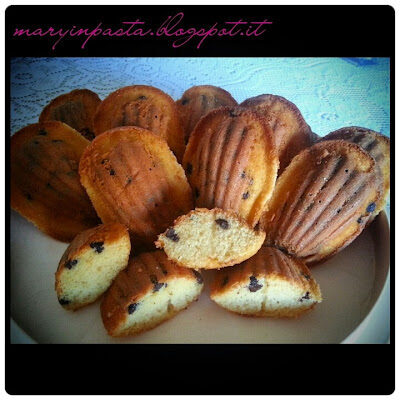 Madeleines di proust con gocce di cioccolato