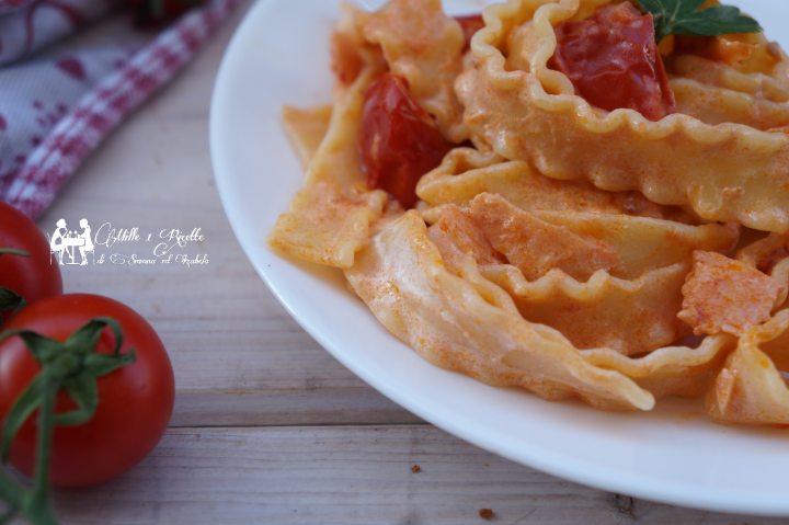 Mafaldine con salmone e pomodoro