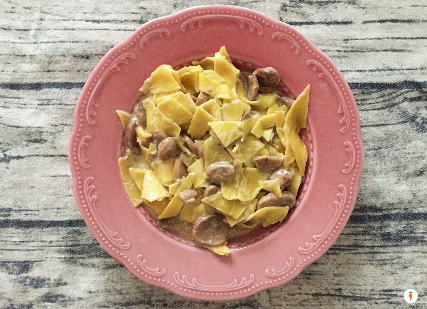 Maltagliati con crema di robiola e funghi champignon