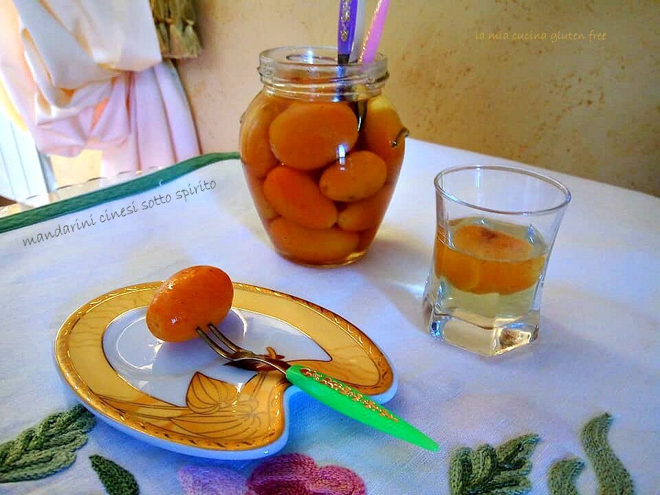 Mandarini cinesi sotto spirito