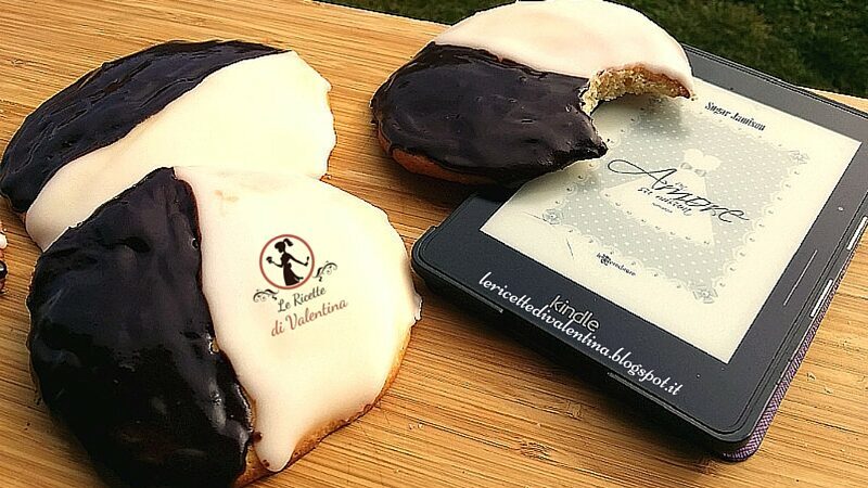 Mangia cio’ che leggi  65: black&white cookies da “un’amore su misura” di sugar jamison