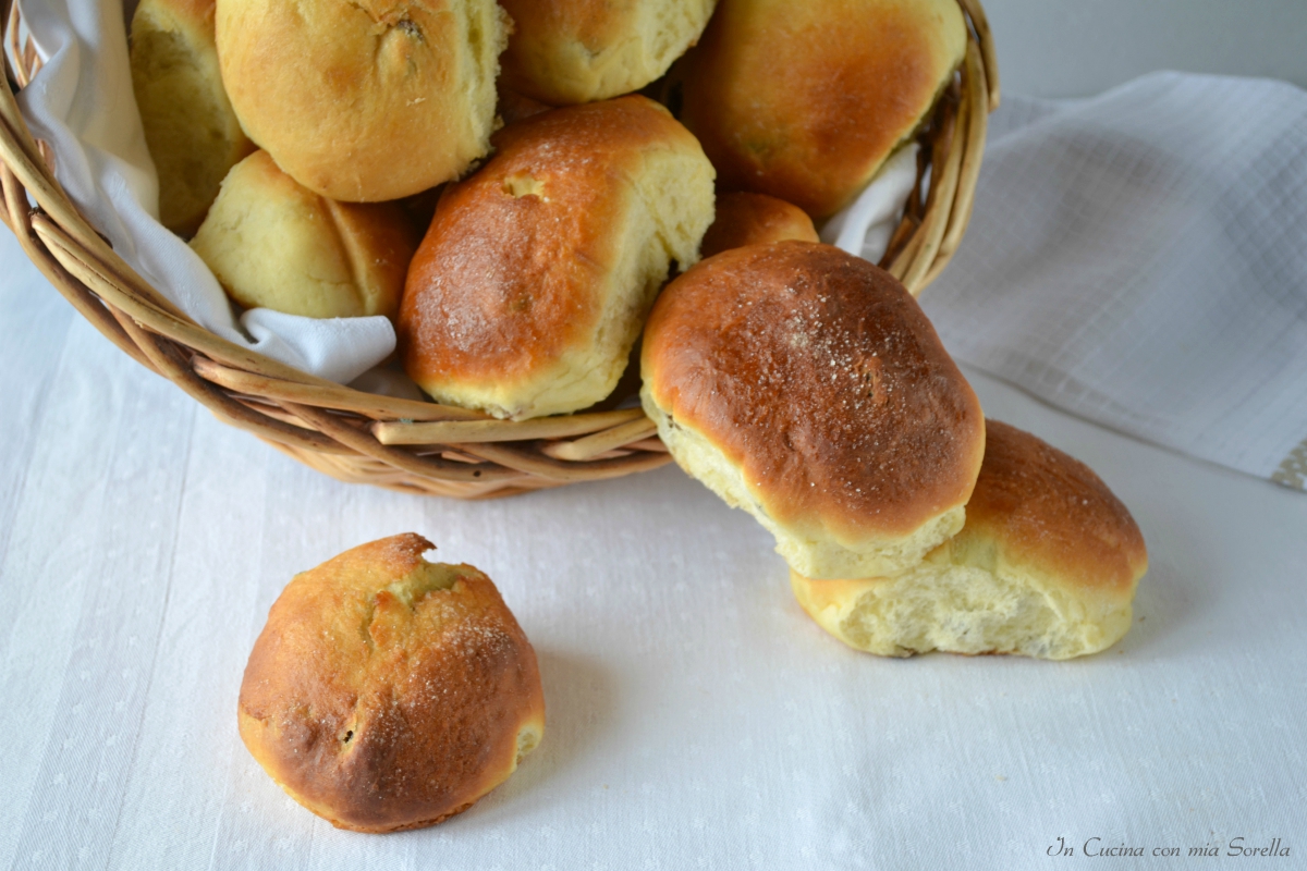 Maritozzi con uvetta – ricetta della mamma