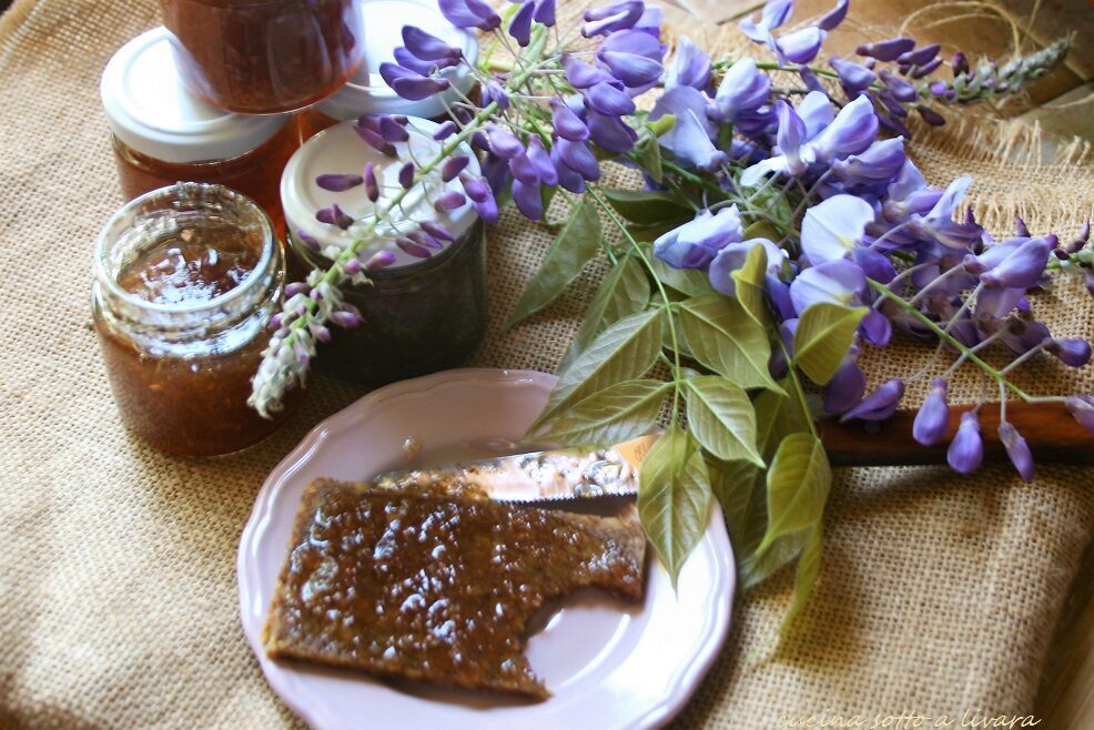 Marmellata di glicine ed il tripudio di fiori e profumi in giardino