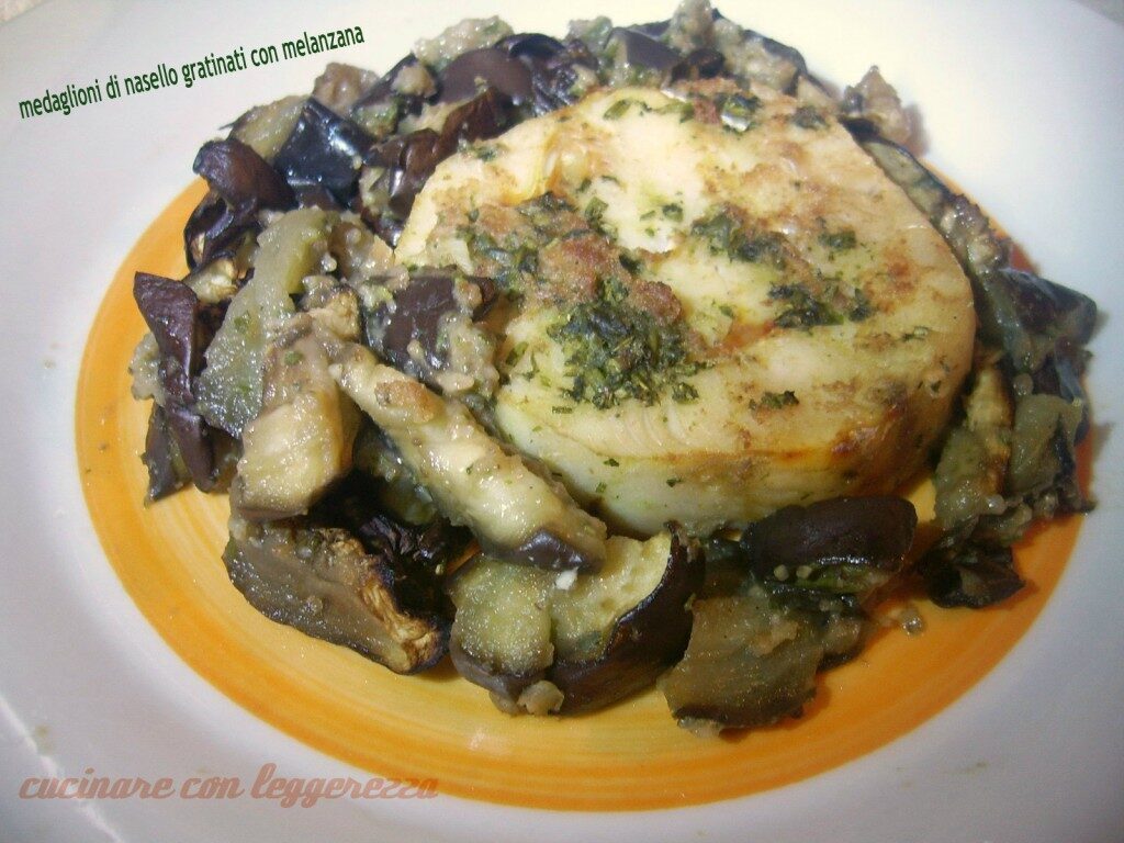 Medaglioni di nasello gratinati con melanzana