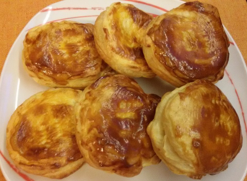 Medaglioni di sfoglia con ricotta e prosciutto cotto