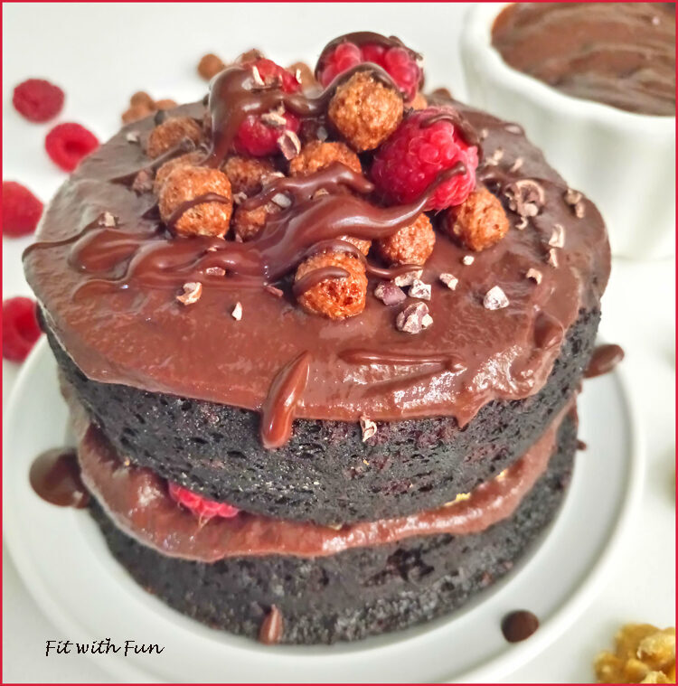 Mega mugcake farcita e proteica al cacao