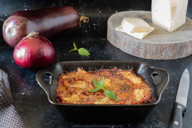 Melanzane a sfincione ricetta siciliana