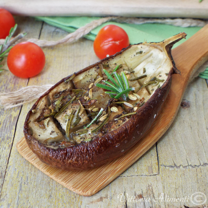 Melanzane grigliate al forno con rosmarino finocchio e aglio