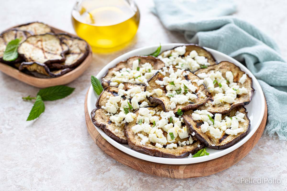 Melanzane grigliate con feta e menta