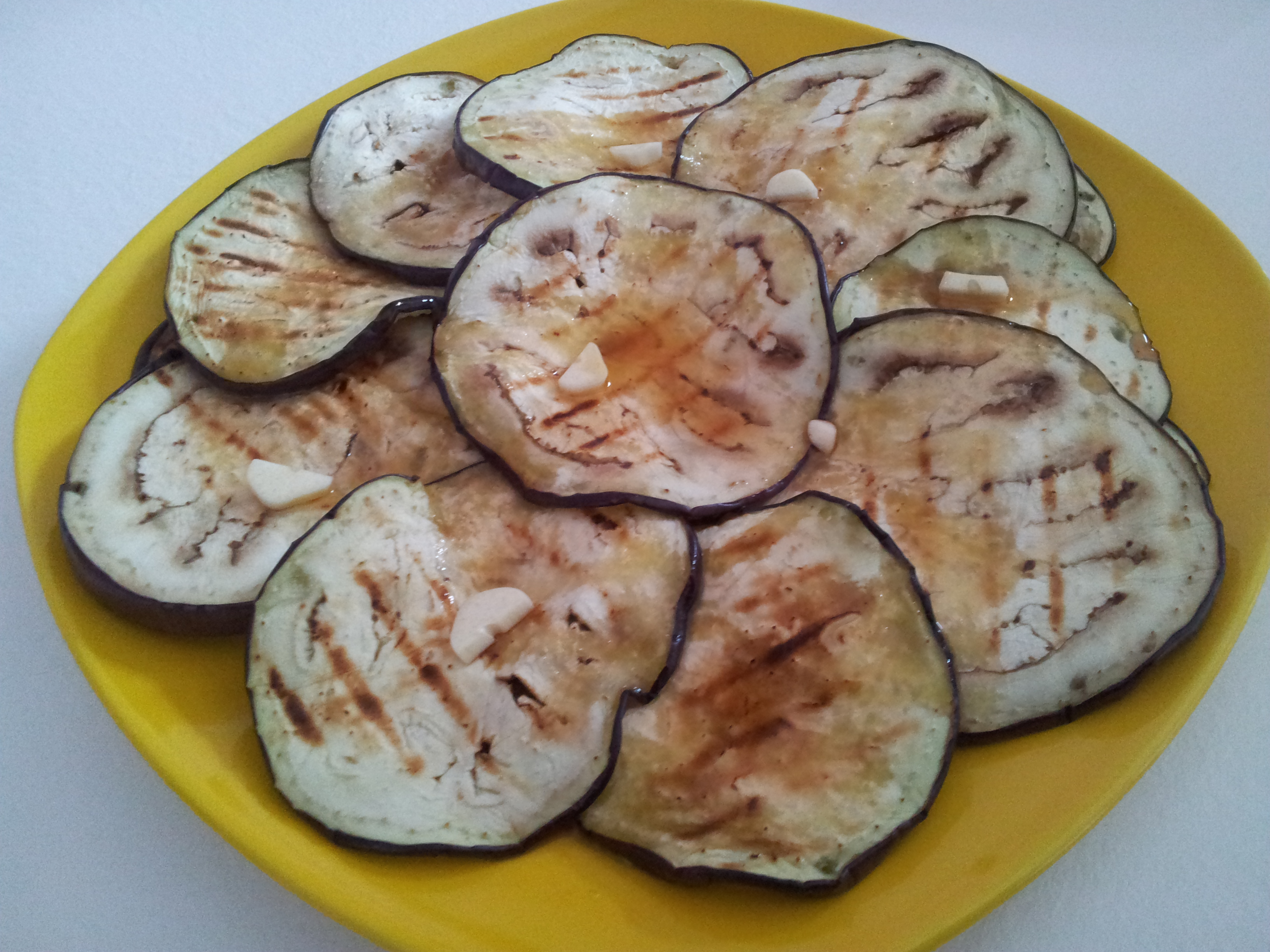 Melanzane grigliate e marinate