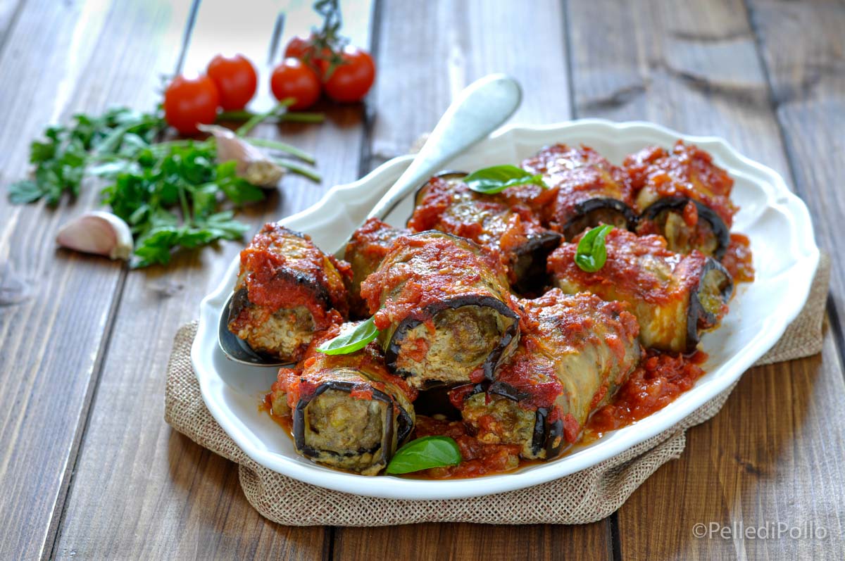 Melanzane ripiene di carne al sugo di pomodoro