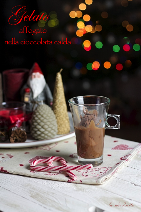 Merenda con la befana: gelato affogato nella cioccolata calda
