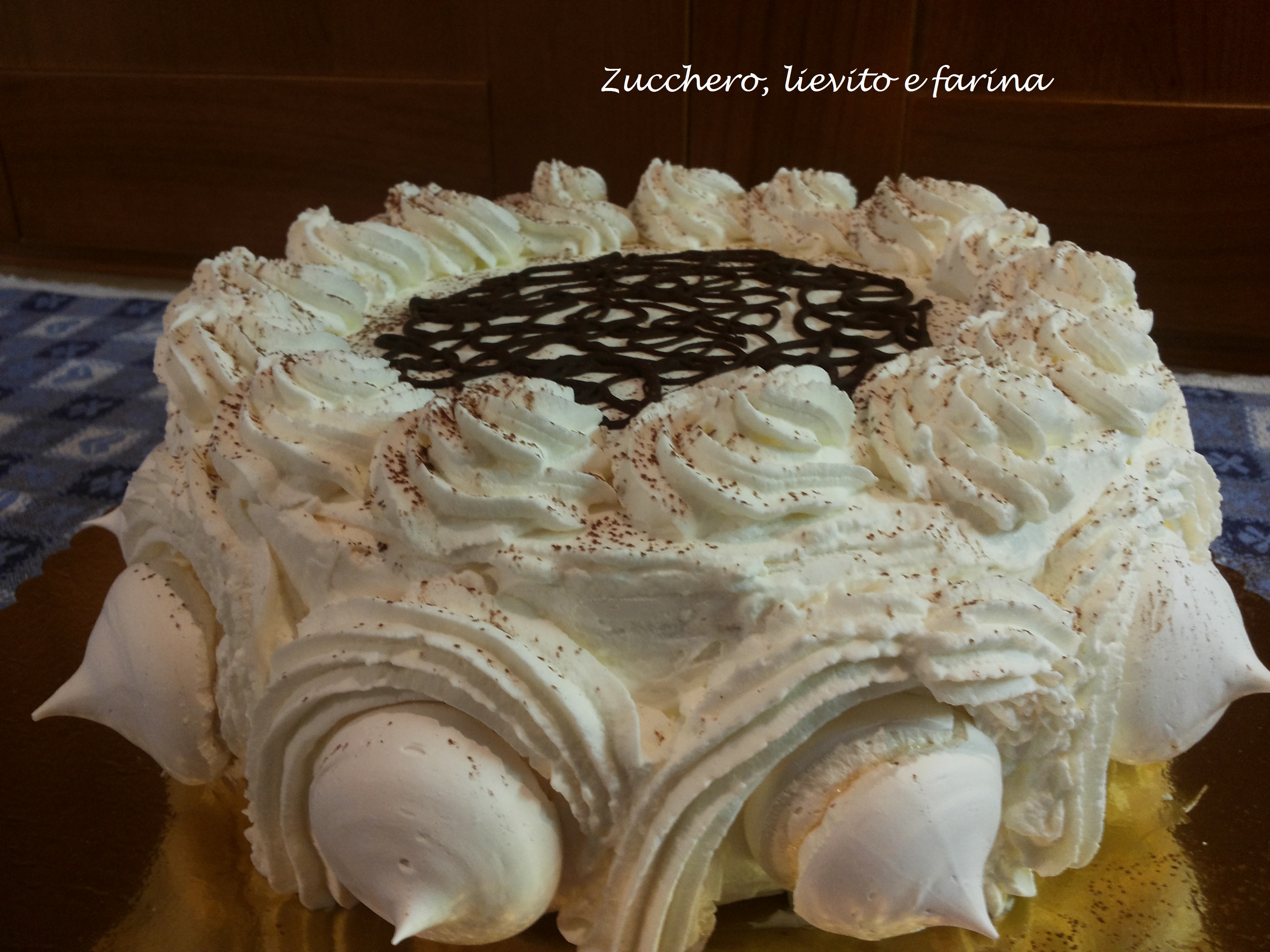 Meringa, ricette base e tecniche