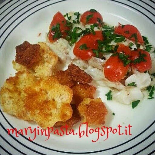 Merluzzo all’acqua pazza con crostini al forno aromatizzati