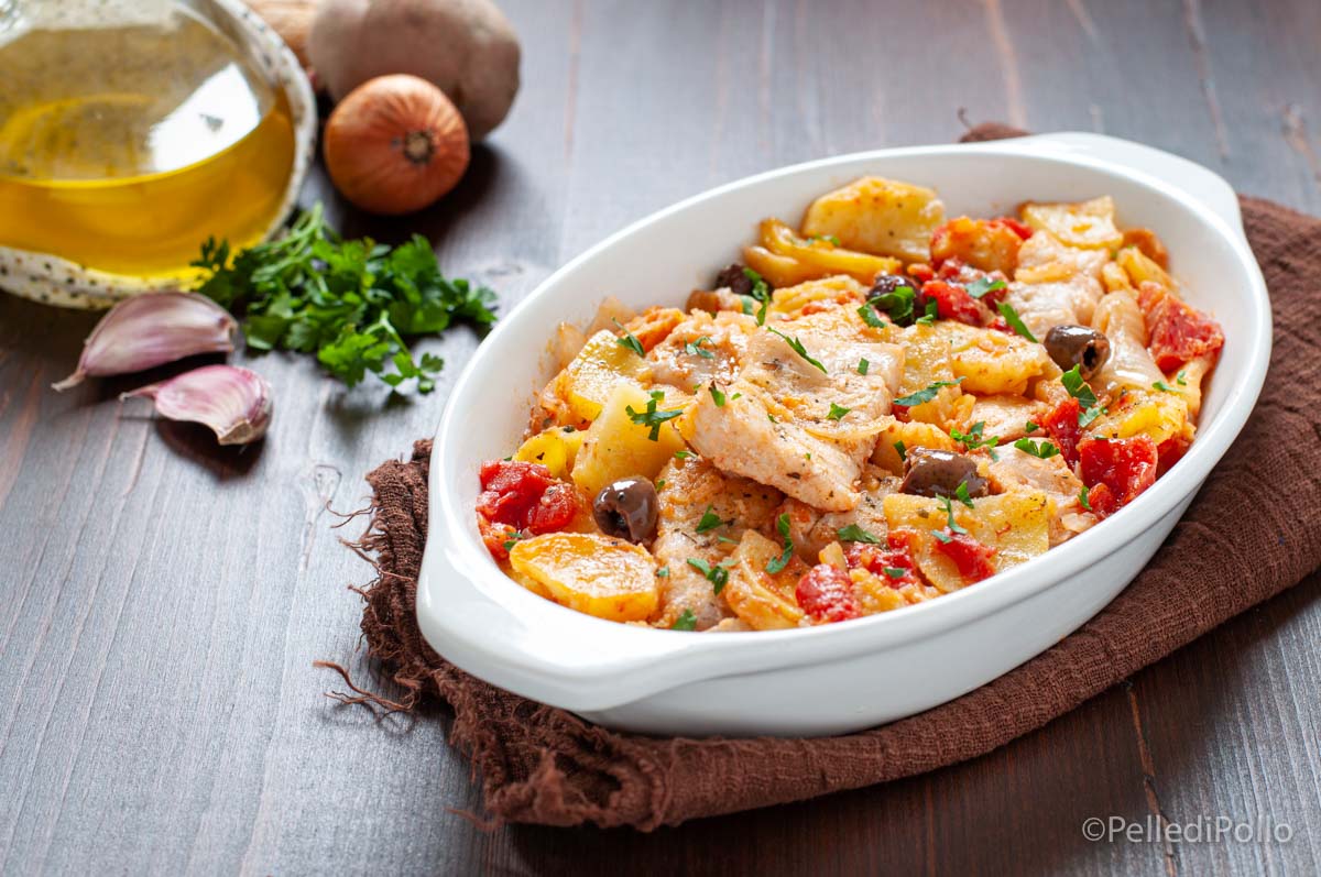 Merluzzo con patate e cipolle in tegame