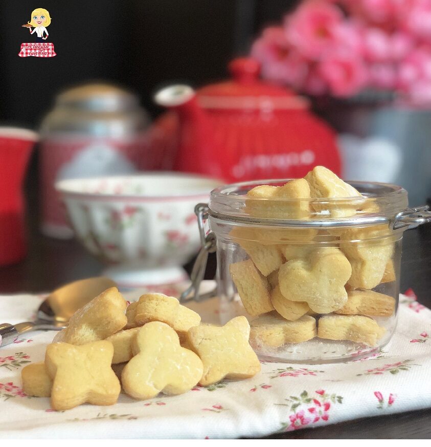 Mescolanza ricetta biscotti tipici genovesi