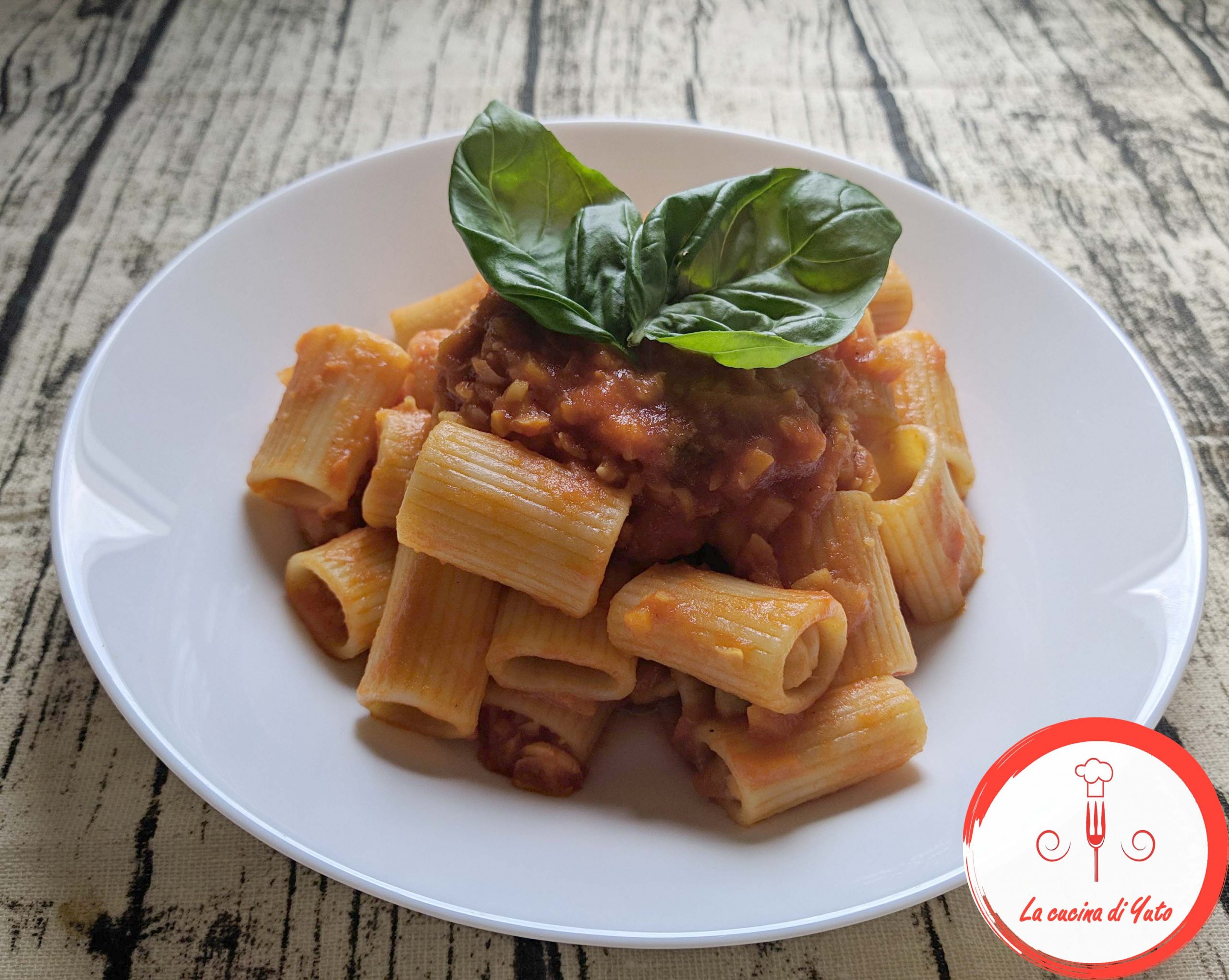 Mezze maniche al ragù di ceci