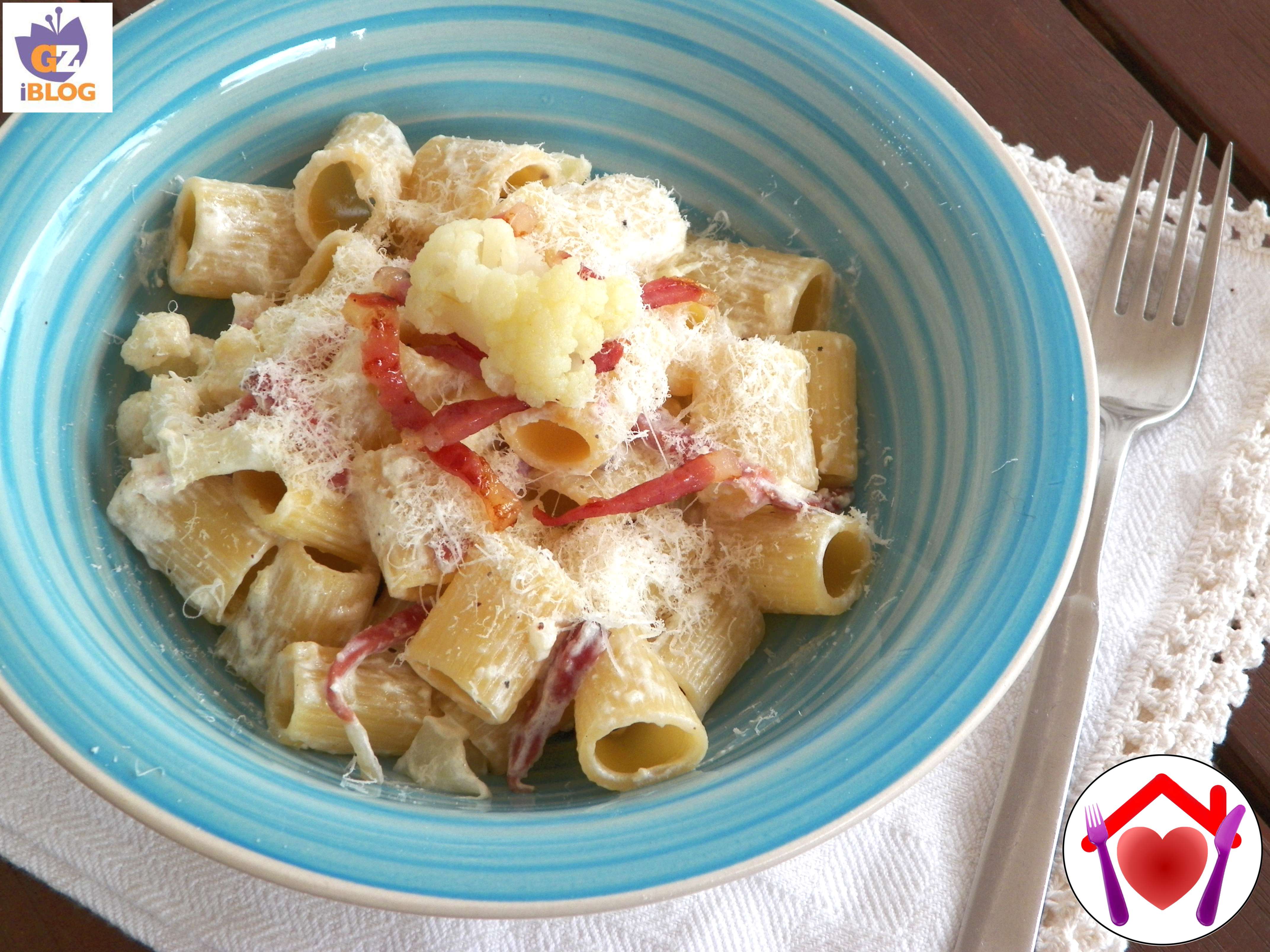 Mezze maniche con speck e cavolfiore