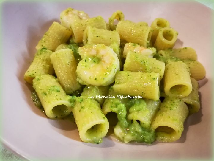 Mezze maniche con zucchine e gamberoni