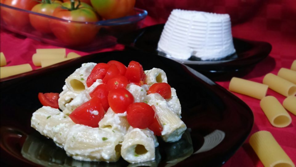 Mezze maniche cremose,con datterino