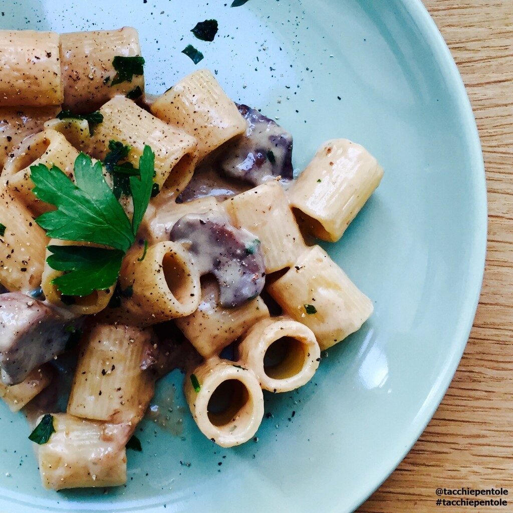Mezze maniche di kamut in fantasia di funghi