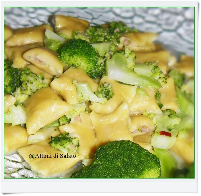 Mezze maniche ripiene con broccoli