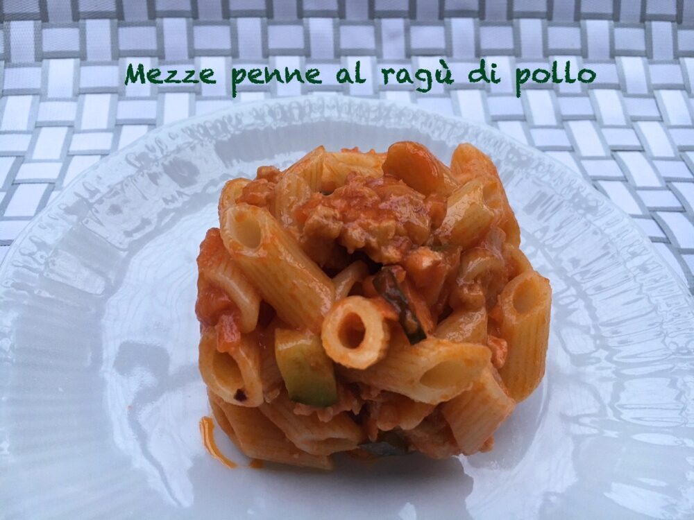 Mezze penne al ragù di pollo