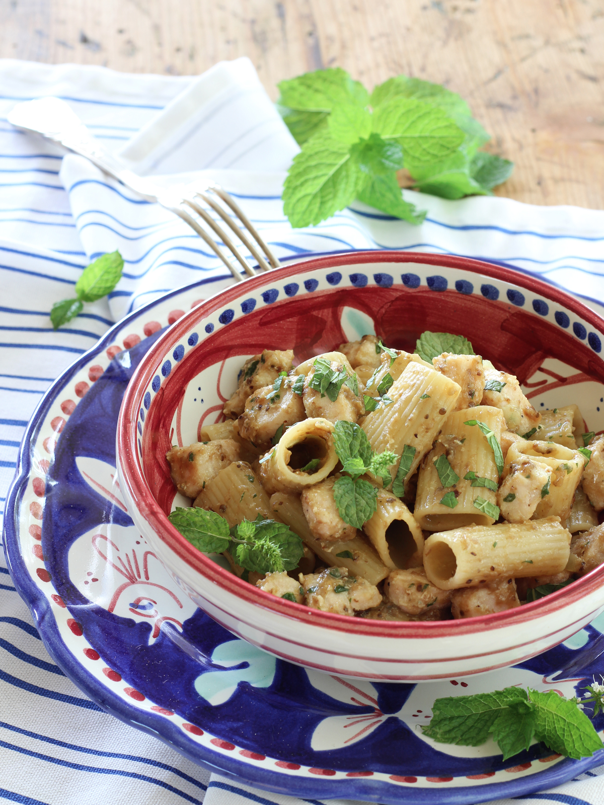 Mezzemaniche con crema di melanzane arrosto e pesce spada