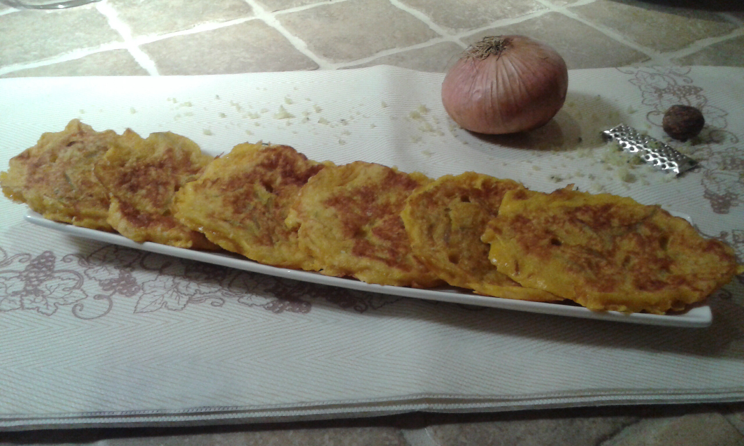 Mignon di frittata di cipolla aromatizzate