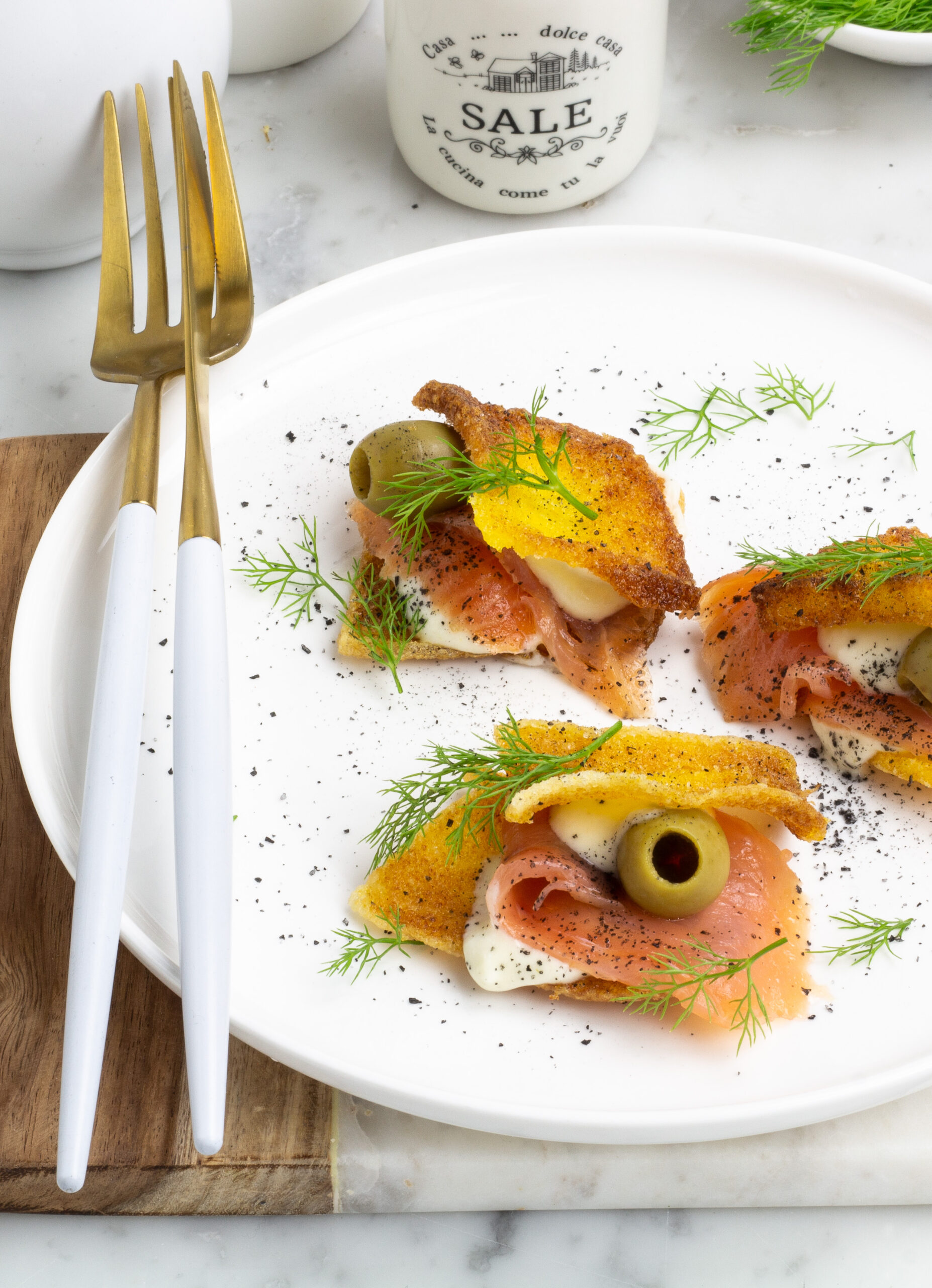 Millefoglie di polenta con salmone e finocchio