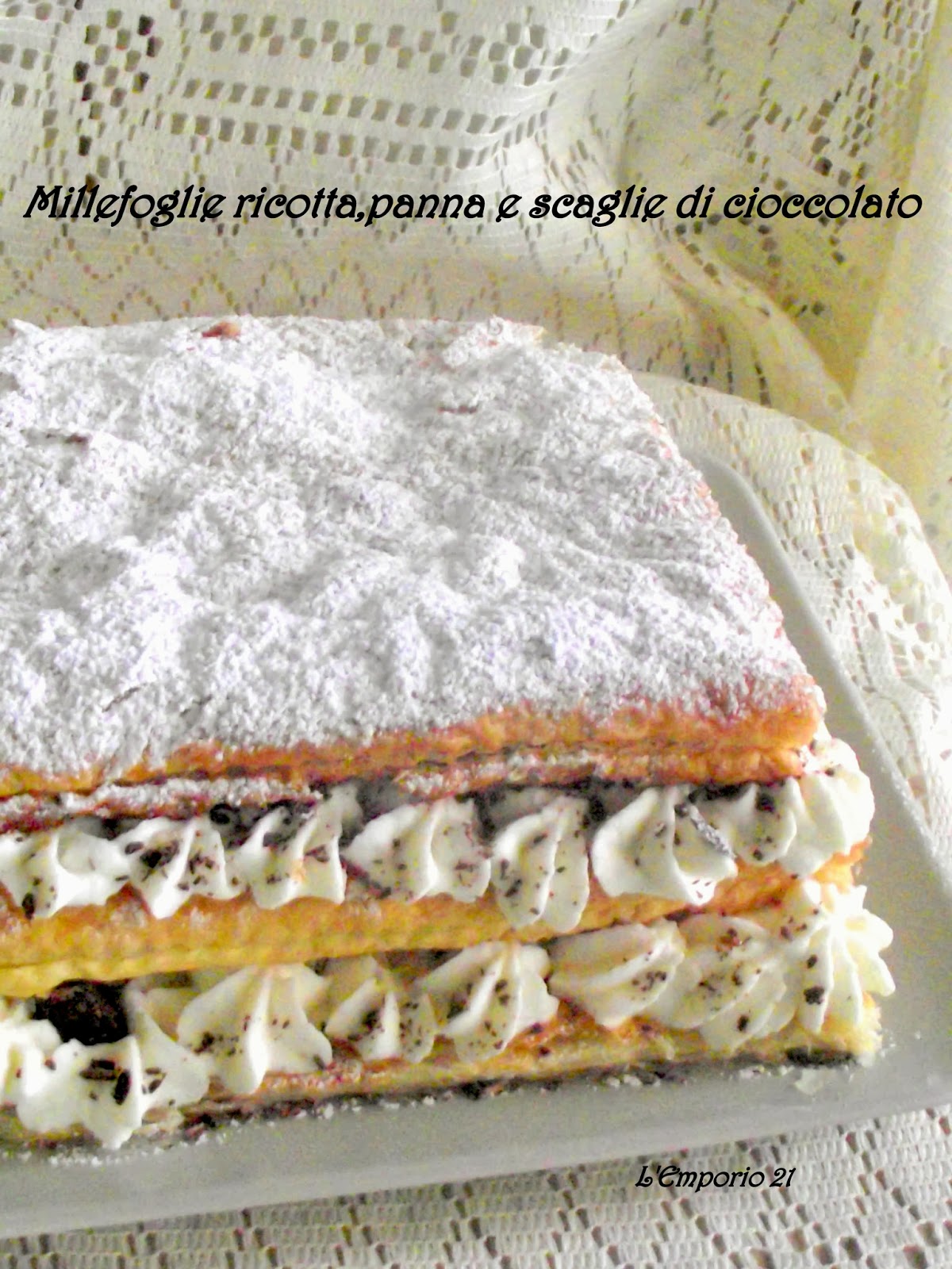 Millefoglie ricotta, panna e scaglie di cioccolato: il dessert natalizio dell’ultimo momento