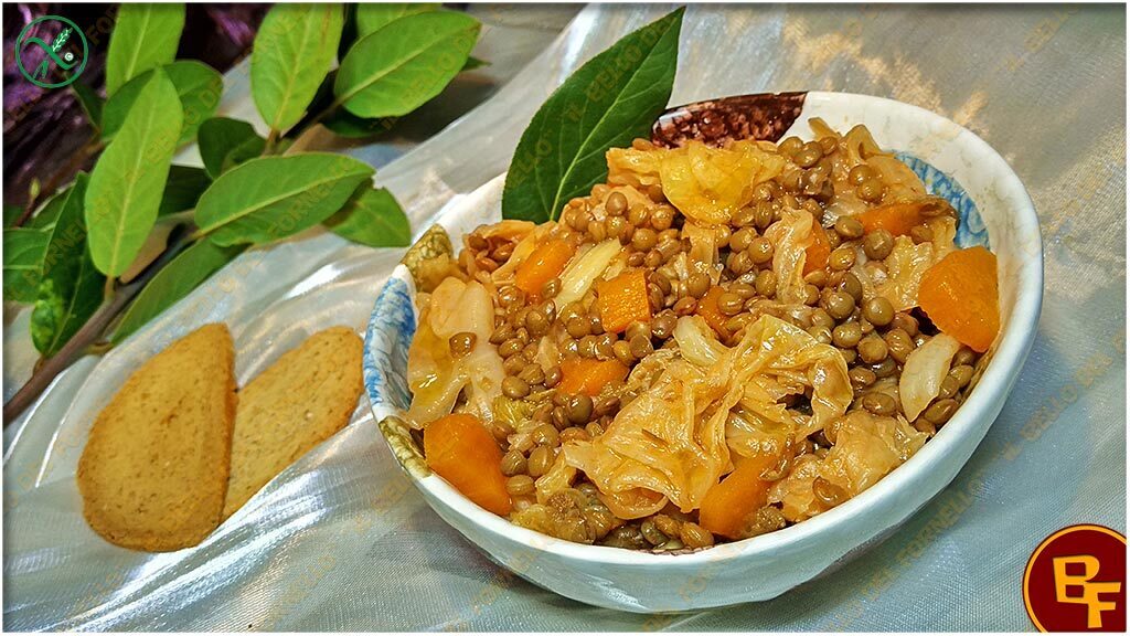 Minestra di cavolo verza lenticchie e zucca