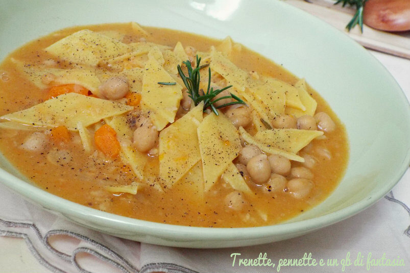Minestra di pasta con ceci e zucca
