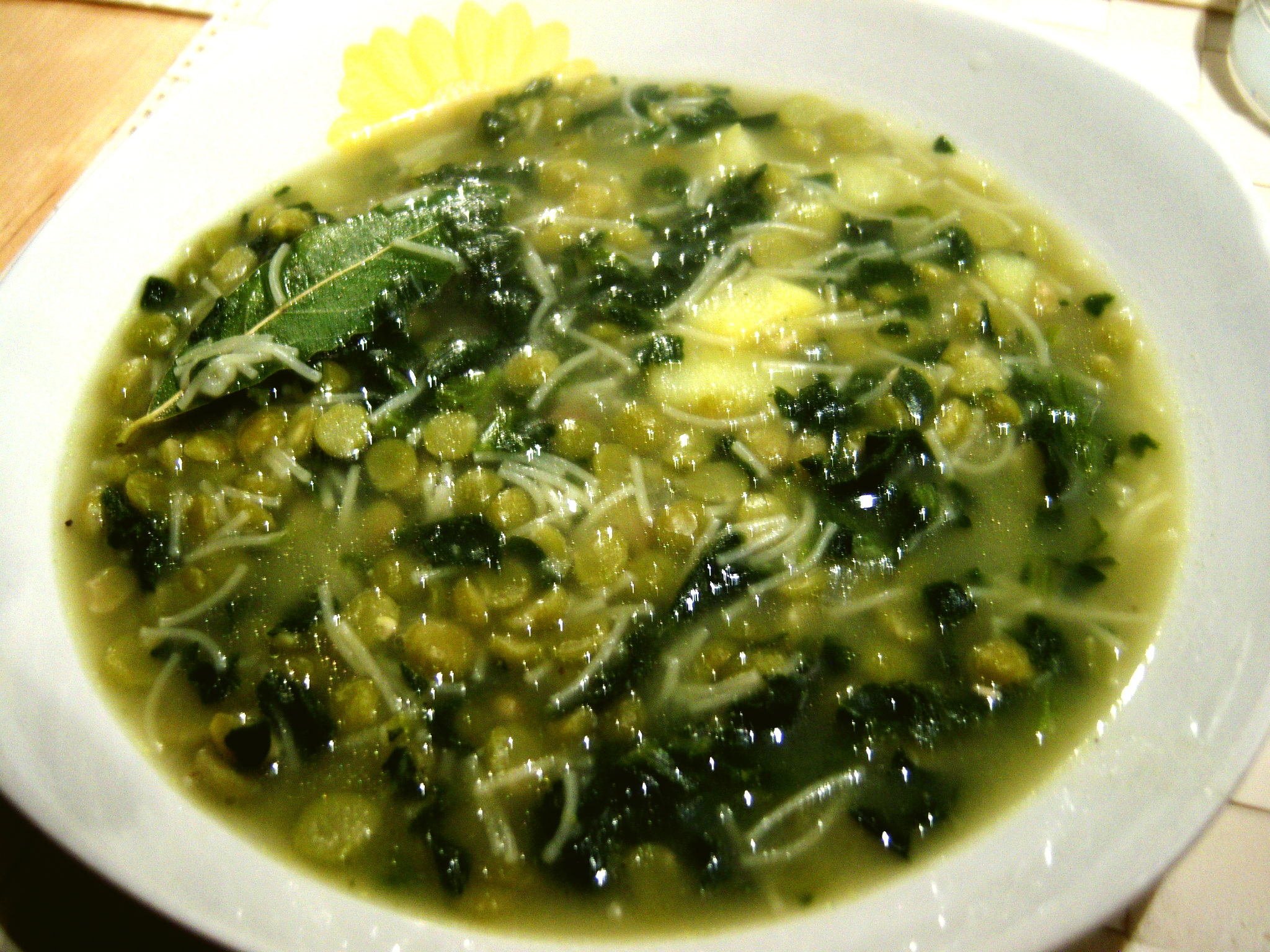 Minestra di piselli e spinaci