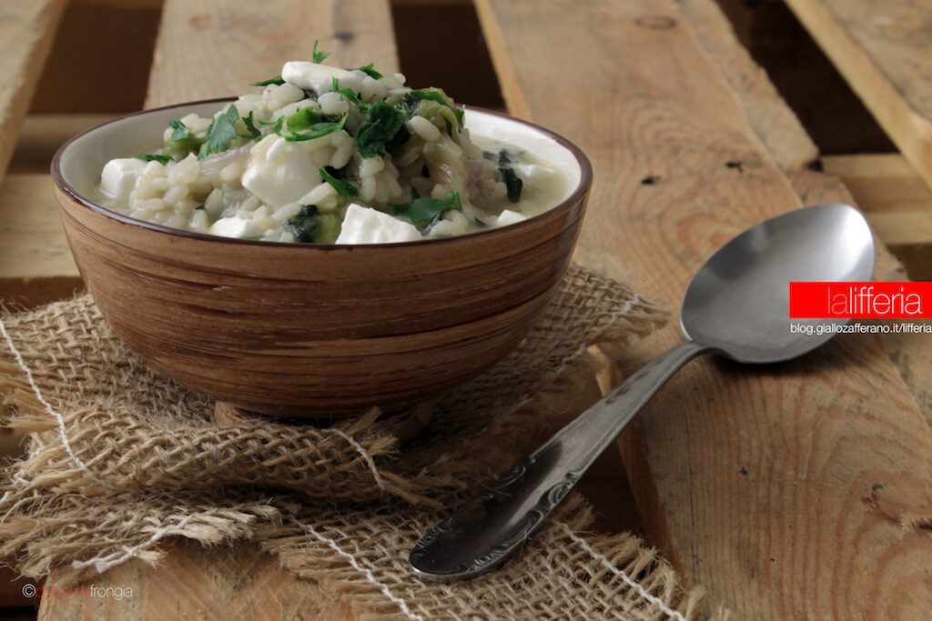 Minestra di riso con cicoria e feta