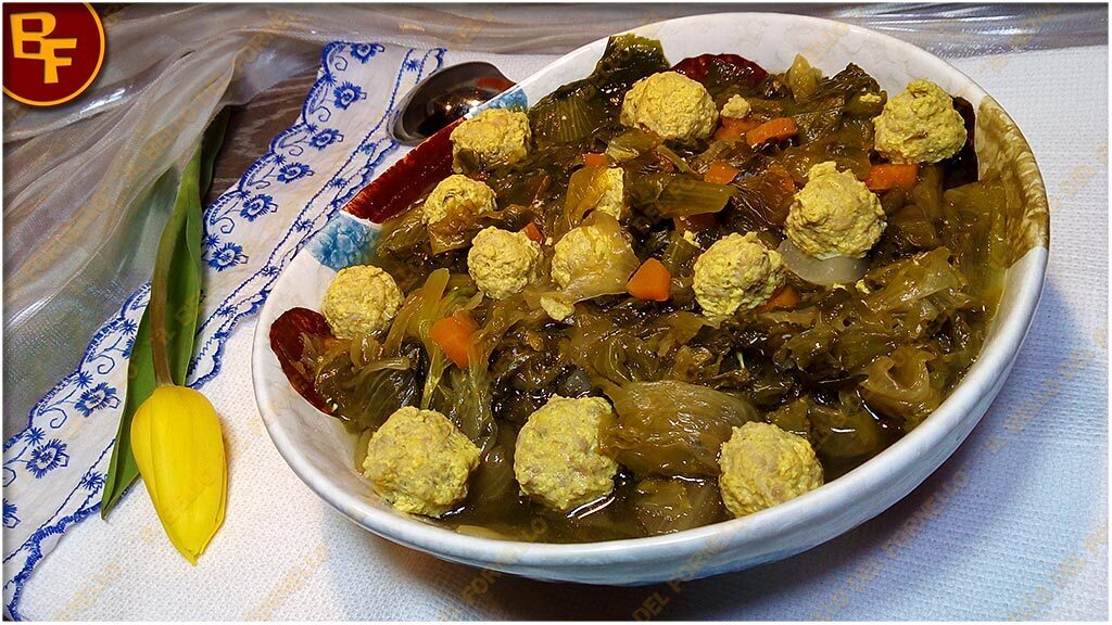 Minestra di scarola con polpettine