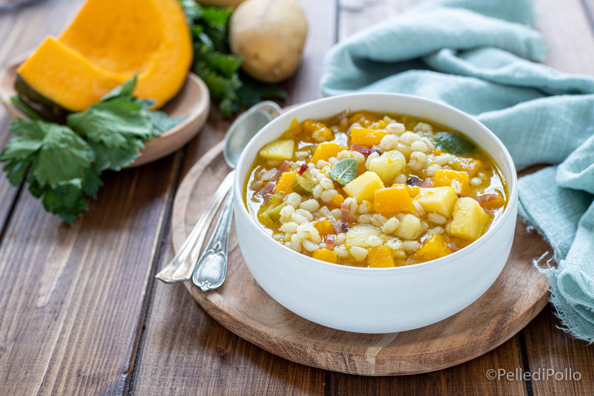 Minestra di zucca con orzo e patate