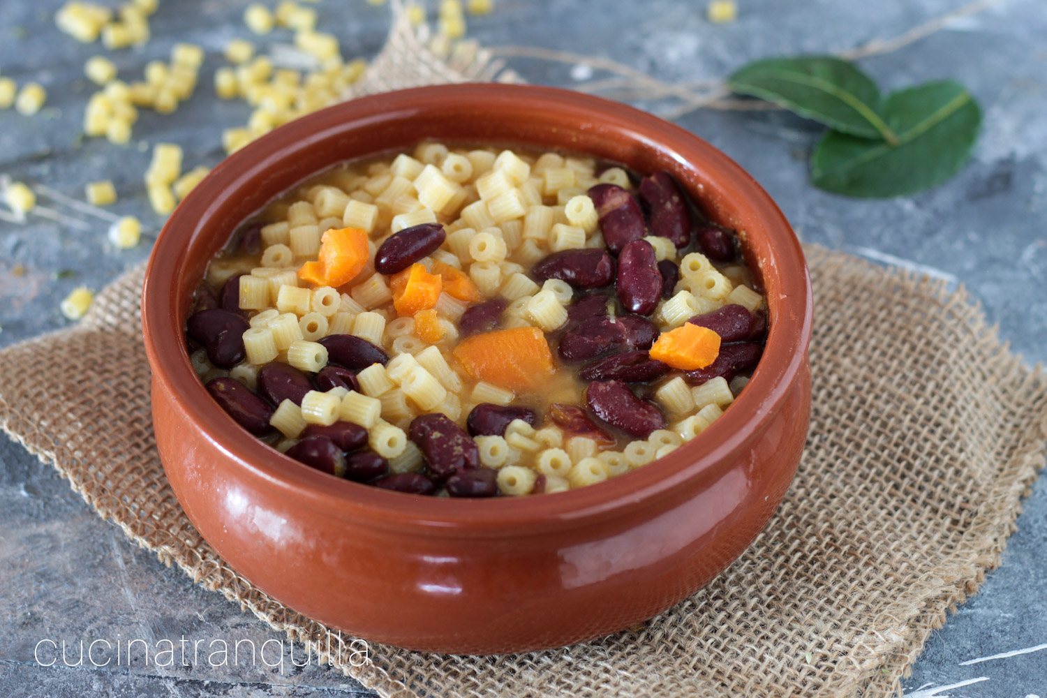 Minestra di zucca e fagioli rossi