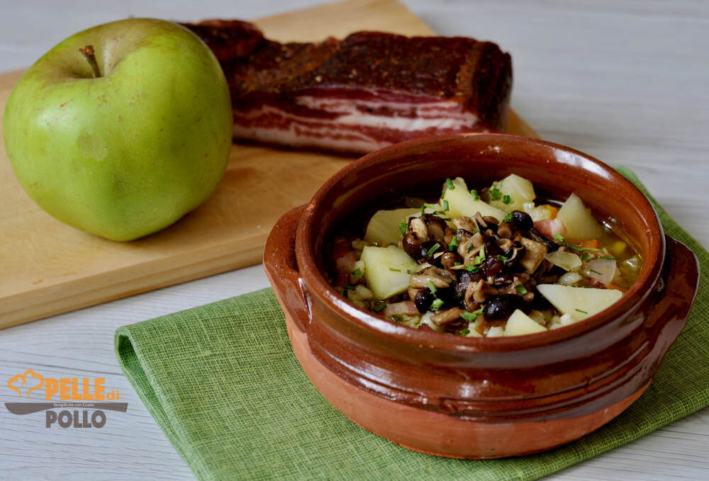 Minestra d’orzo con mele e funghi pioppini