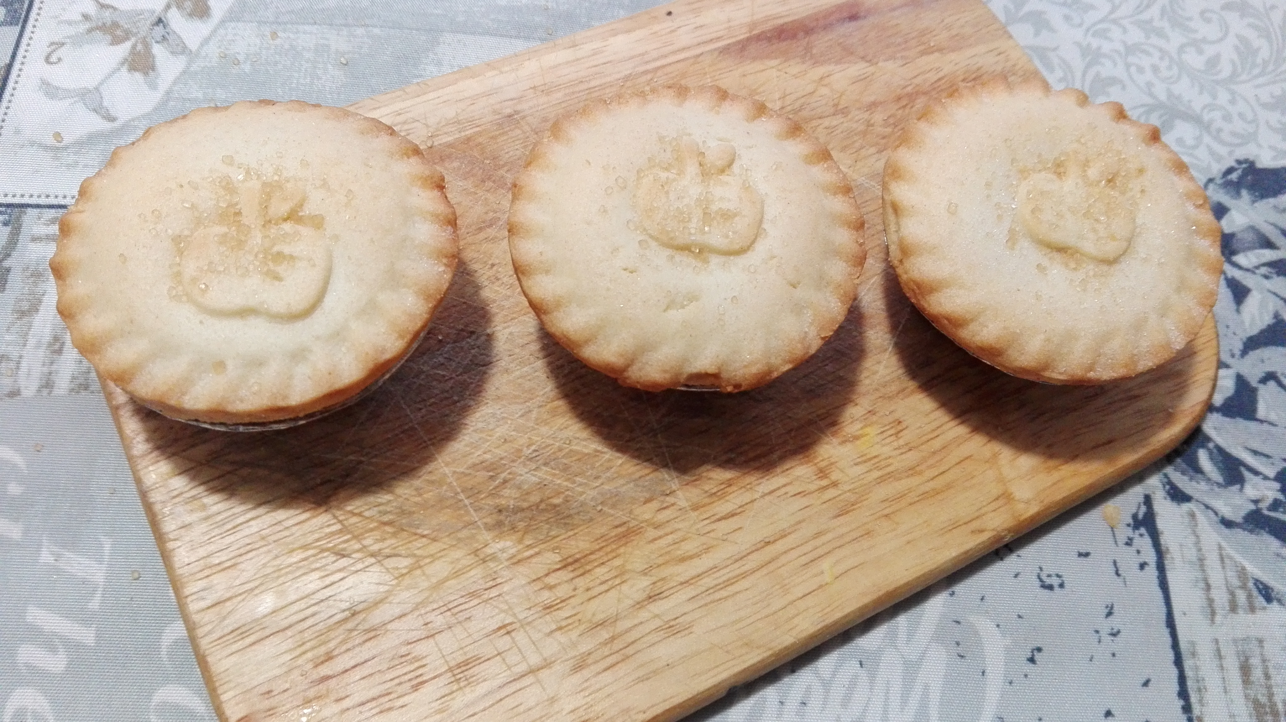 Mini apple pie