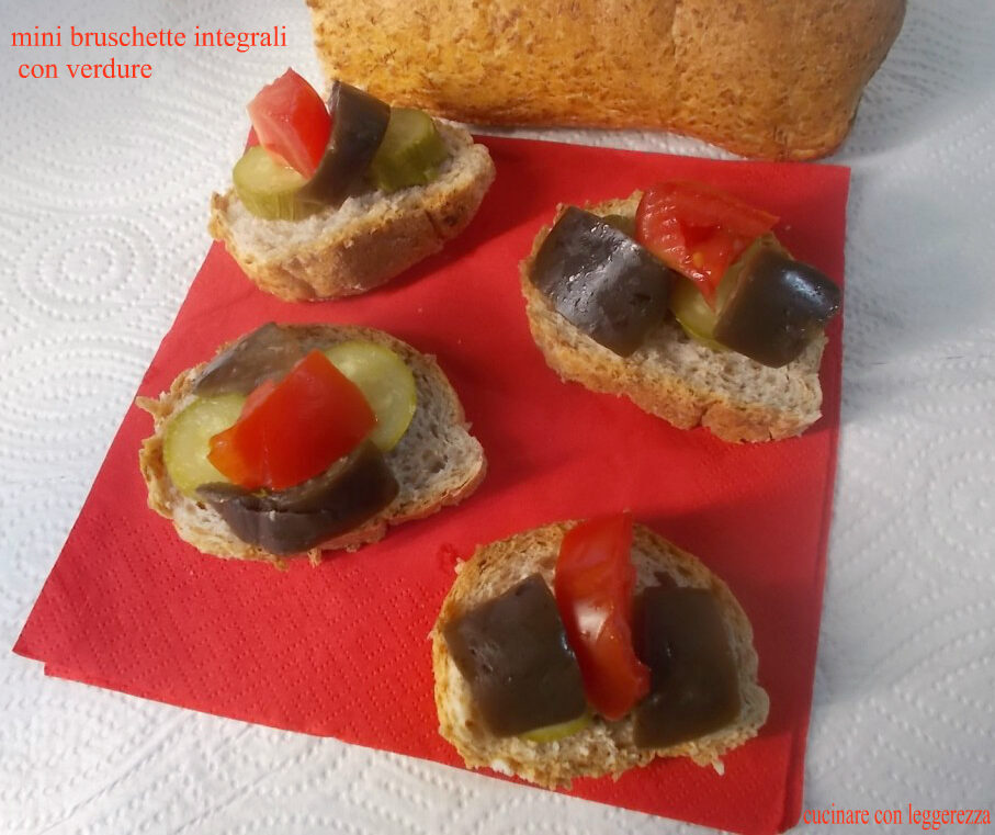 Mini bruschette integrali con verdure