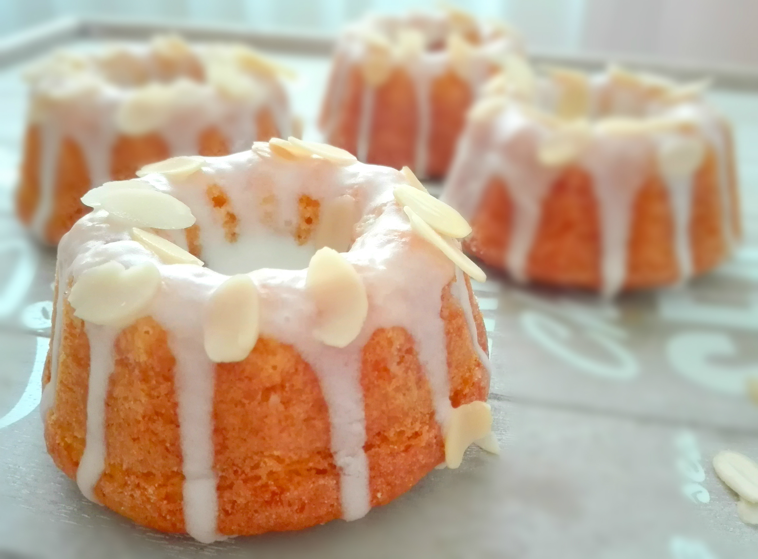 Mini bundt cakes alle mandorle e cannella